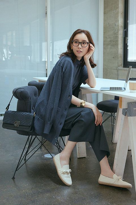 Không lên đời điện thoại, không nâng cấp xe: Xu hướng tiêu dùng ngược đang trở thành chiến lược sống bền vững của người trẻ- Ảnh 1.