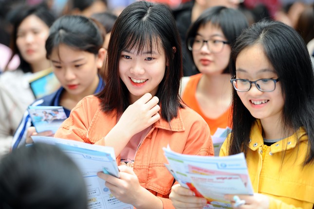 Ngành ngôn ngữ đang khủng hoảng: AI dạy, nói, dịch quá nhanh - 4 năm học chưa chắc bằng 30 giây tra app!- Ảnh 2.