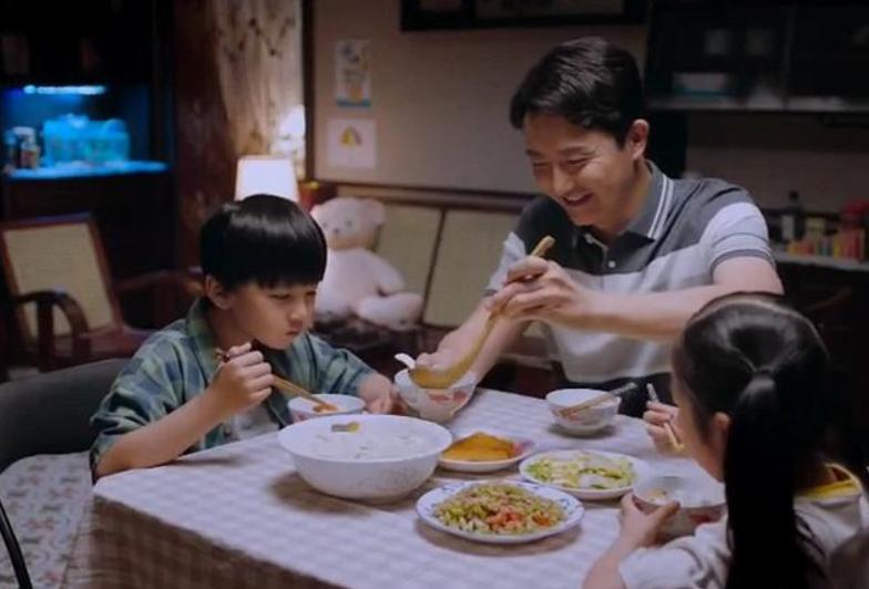 "Con một hay đứa trẻ trong gia đình đông con phát triển não bộ hơn?" - Nghiên cứu khoa học mới gây chú ý!- Ảnh 2.