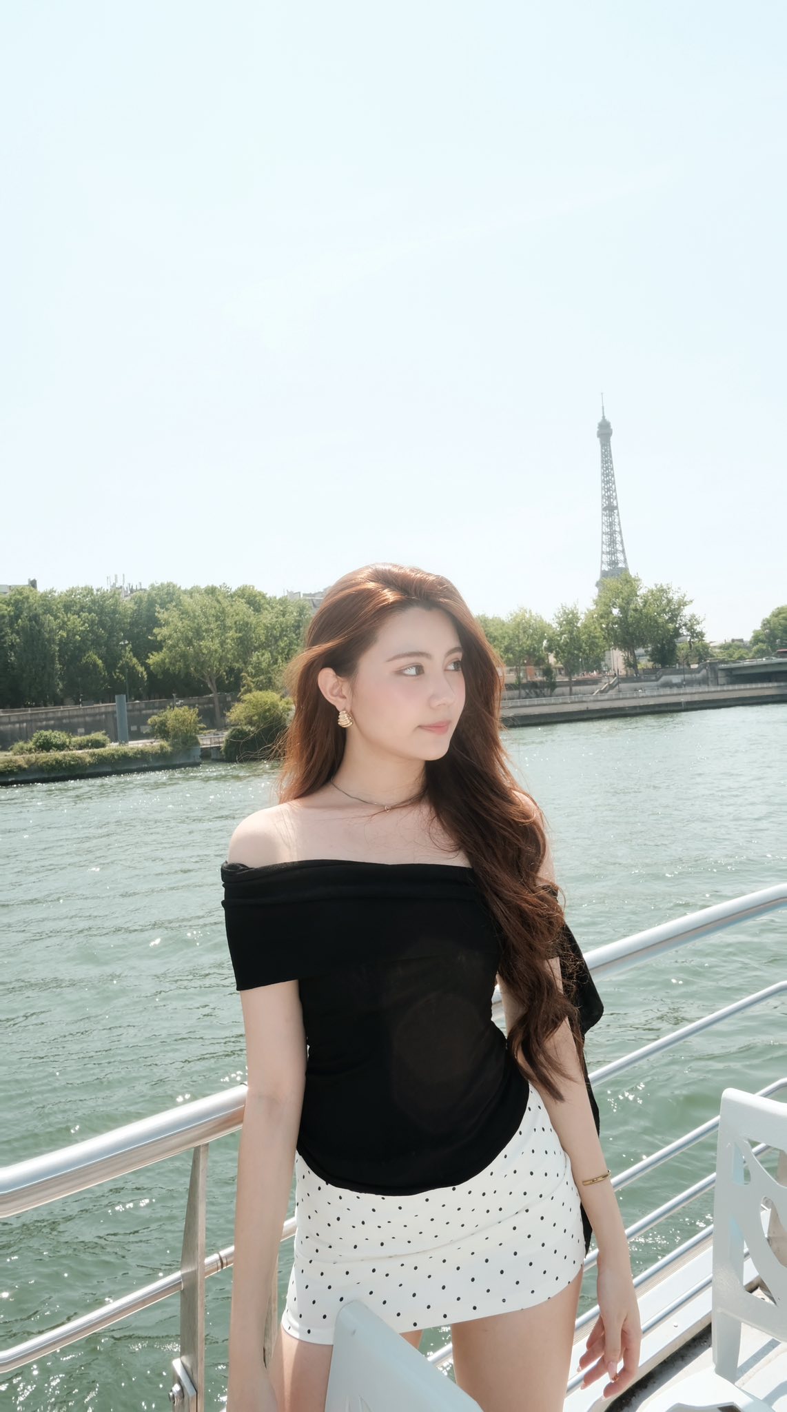 Con gái út nhà Quyền Linh khoe dáng ở Paris, dân mạng trầm trồ vì nhan sắc khác lạ, đầy khí chất của Hạt Dẻ- Ảnh 8.