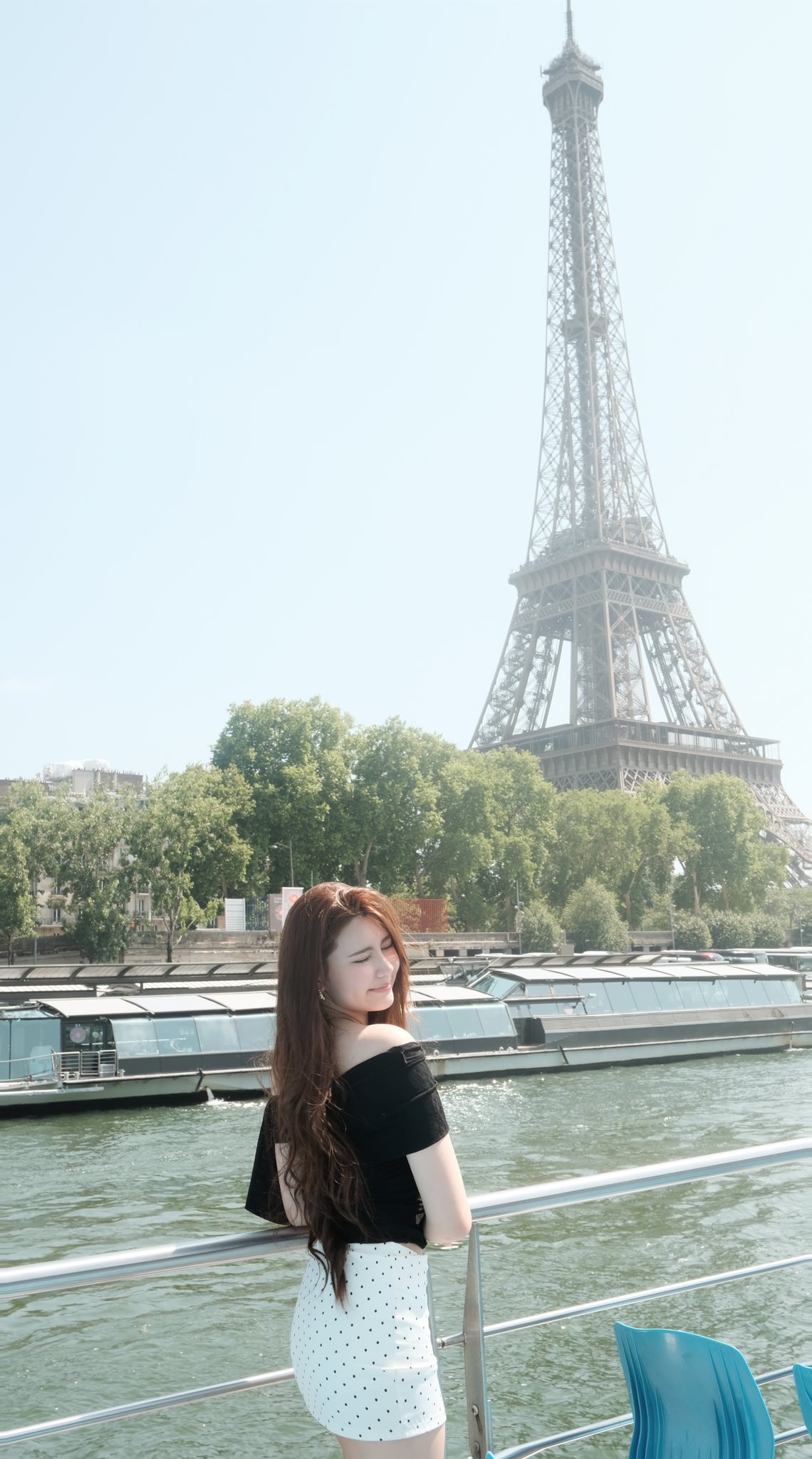 Con gái út nhà Quyền Linh khoe dáng ở Paris, dân mạng trầm trồ vì nhan sắc khác lạ, đầy khí chất của Hạt Dẻ- Ảnh 7.
