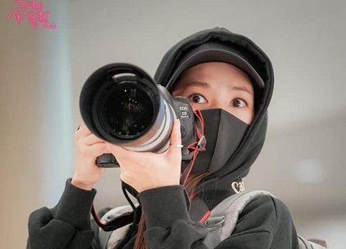 Chùm ảnh cực đẹp của G-Dragon trong đêm mưa gió Hà Nội khiến dân tình 