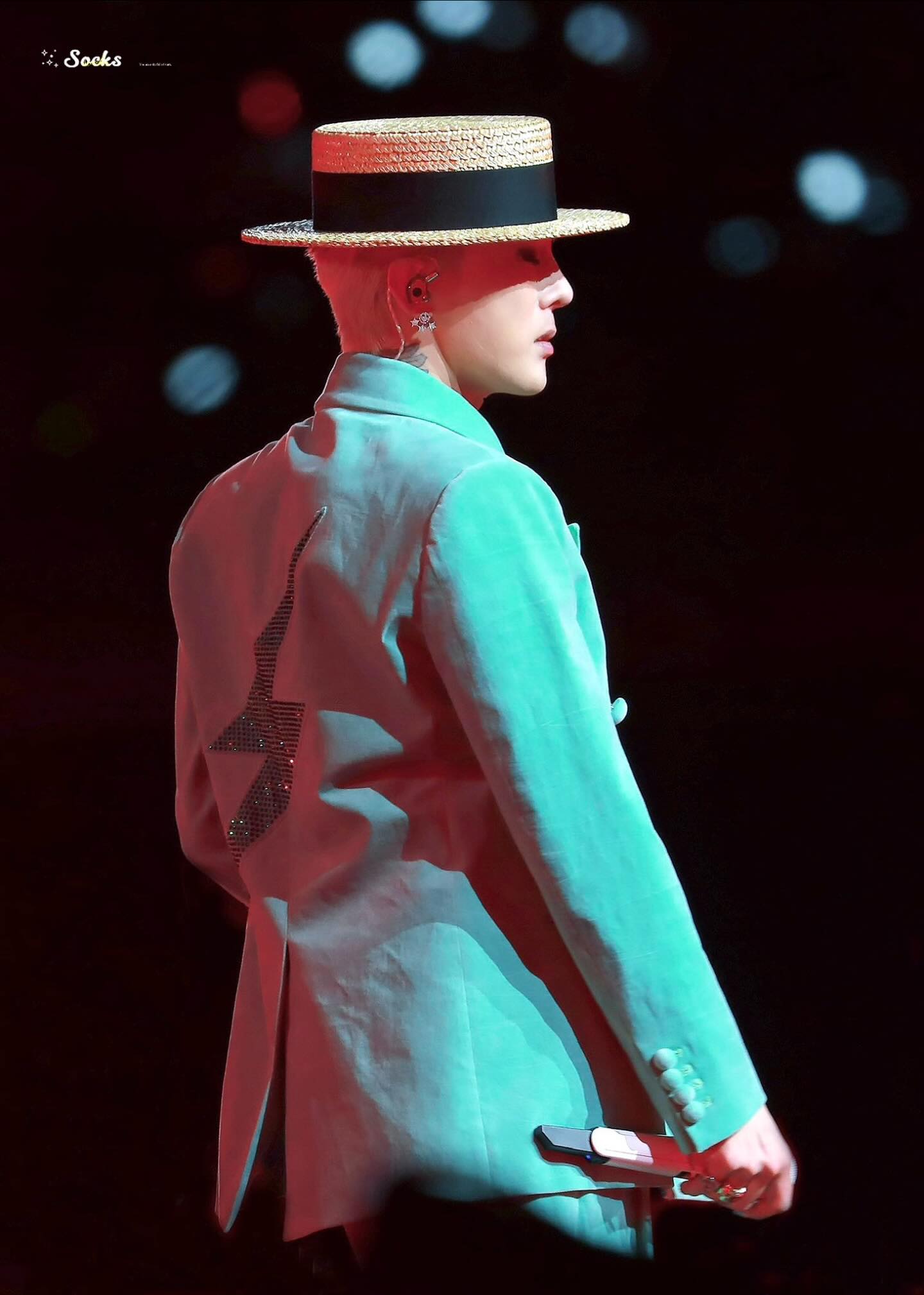 G-Dragon cũng có ngày bắt chước Sơn Tùng M-TP hay sao?- Ảnh 13.