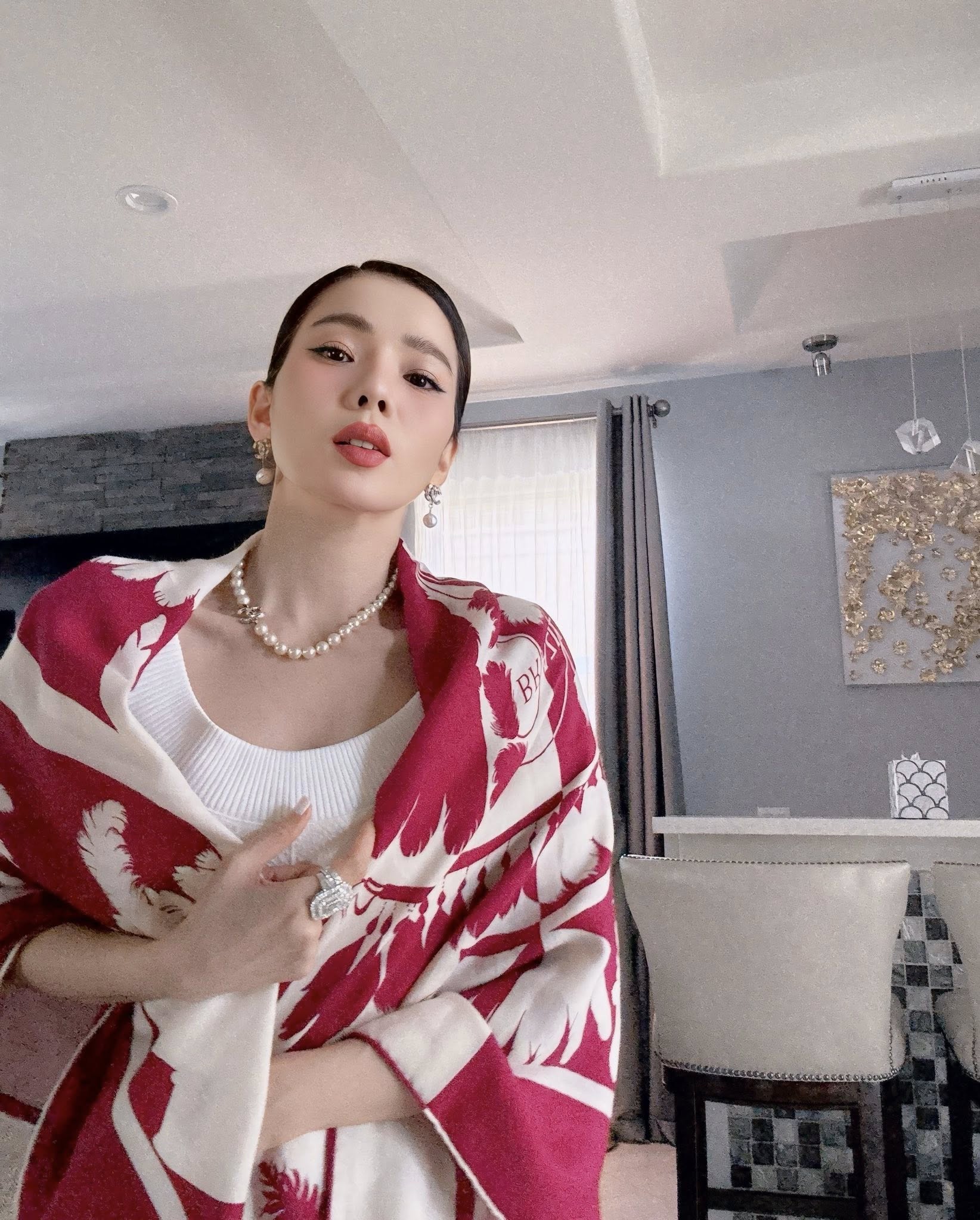 1 ca sĩ Việt vừa bị 