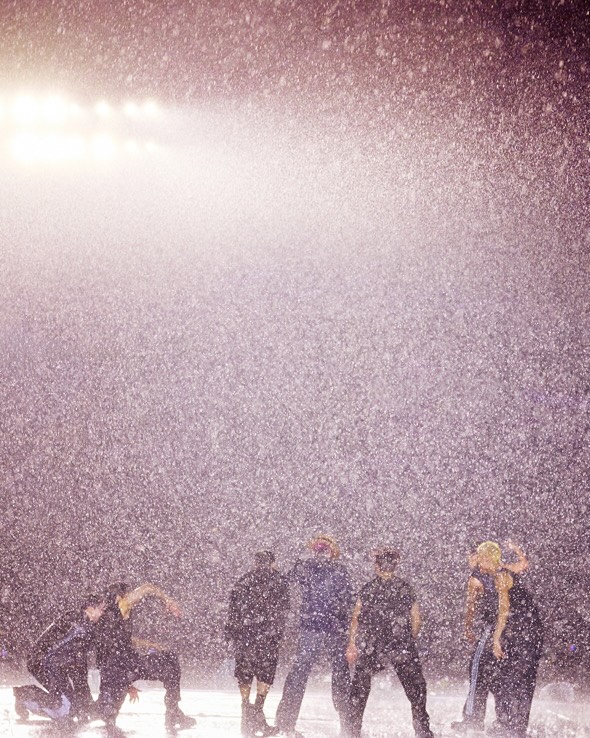 G-Dragon tự tay 
