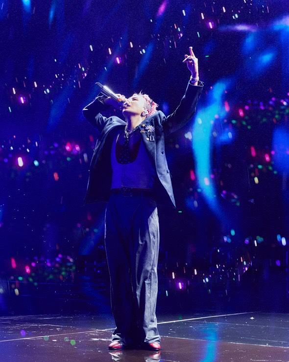G-Dragon tự tay 