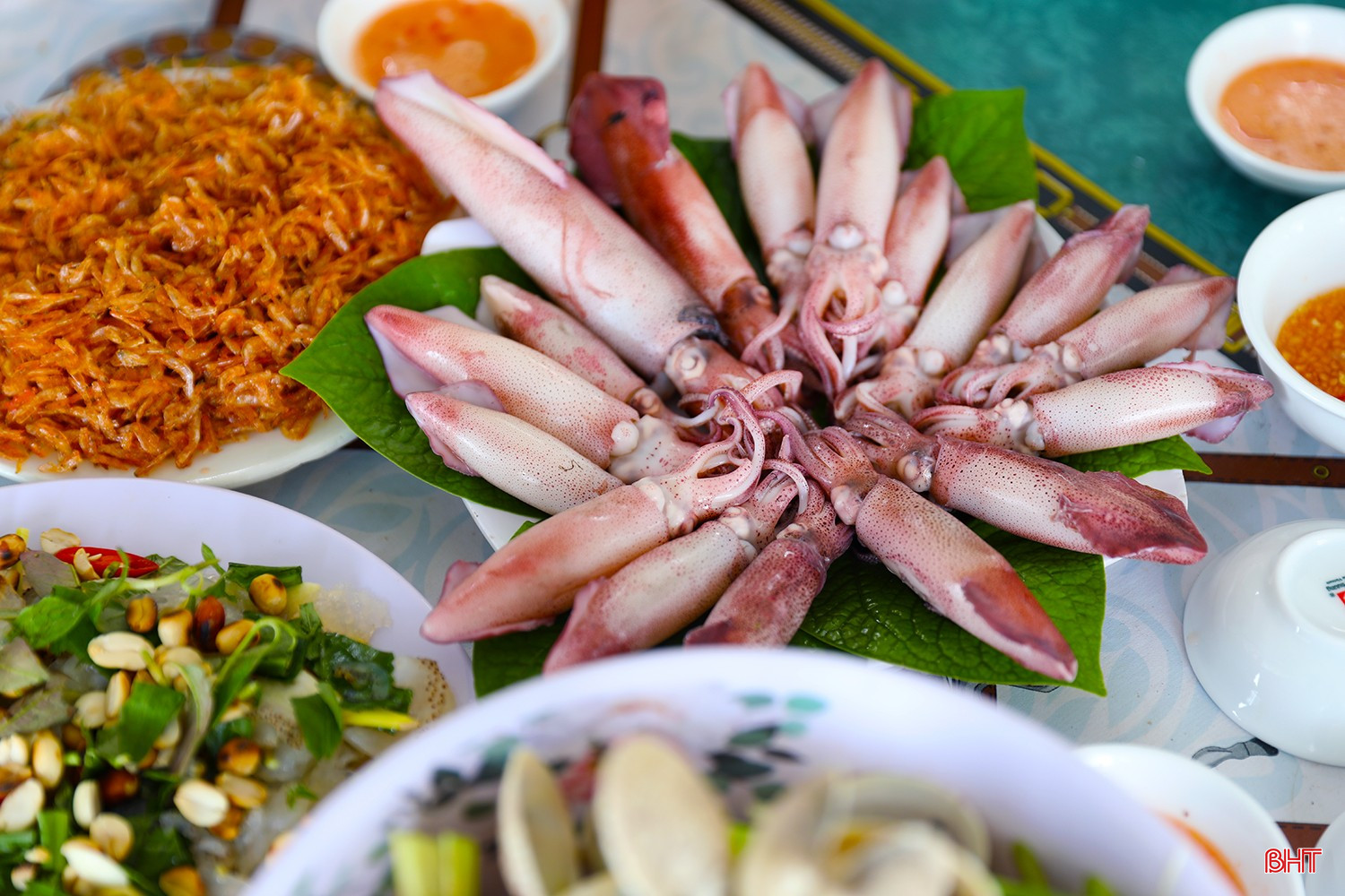 Hành trình chạm vào vẻ đẹp nguyên sơ với những món ngon gói trọn hương vị đậm đà, là đặc sản 