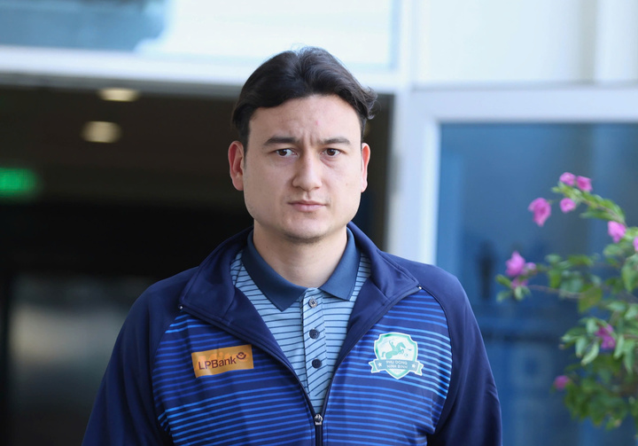 Vừa ký hợp đồng giá 30 tỷ, thủ môn Việt kiều bỗng vướng phải tin đồn ly kỳ tại V.League- Ảnh 2.