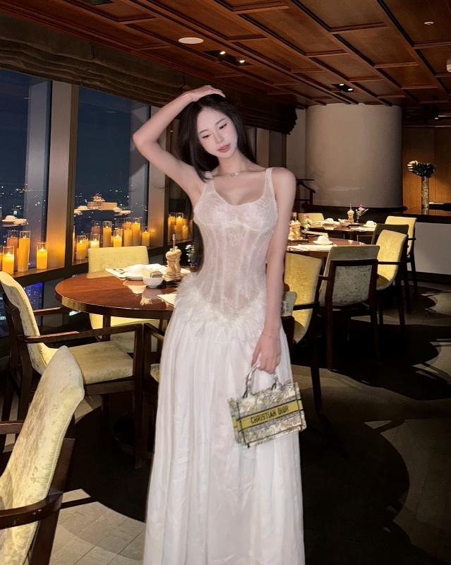 Cách G-Dragon và DPR IAN chiều fan khác nhau quá: Người ít nói thả tim lạnh lùng, người hôn tay airdrop ảnh như người yêu!- Ảnh 4.