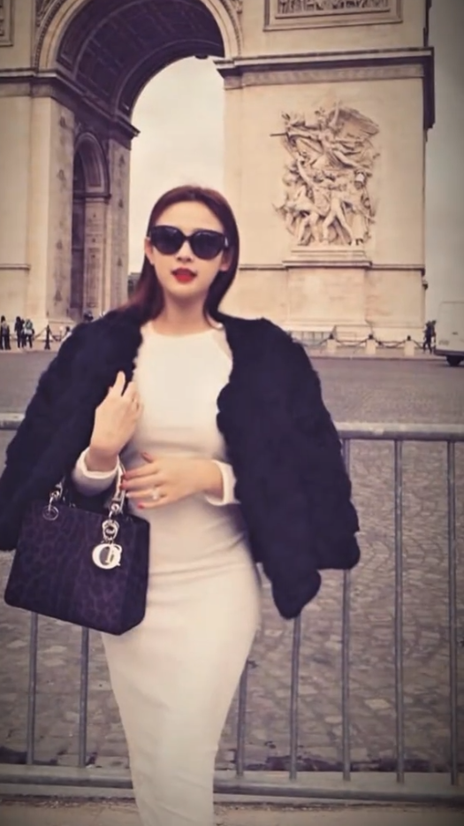 Huyền Baby khoe ảnh "girl phố" 10 năm trước, netizen phong ngay làm Paris Hilton bản Việt- Ảnh 12.