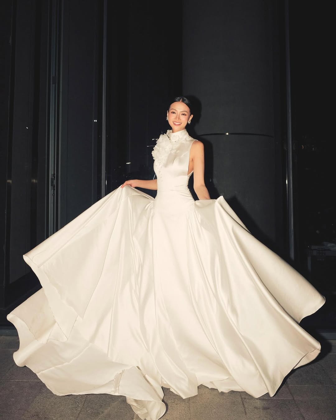 Nàng hậu bị nói "không đủ tầm" chỉ mặc đơn giản tới fashion show mà ấn tượng cỡ này- Ảnh 10.