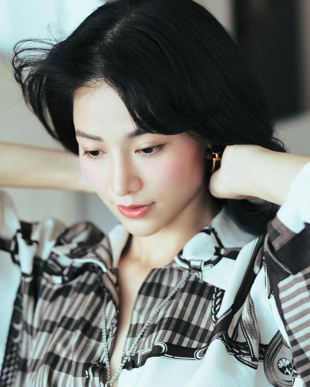 Nàng hậu bị nói "không đủ tầm" chỉ mặc đơn giản tới fashion show mà ấn tượng cỡ này- Ảnh 20.