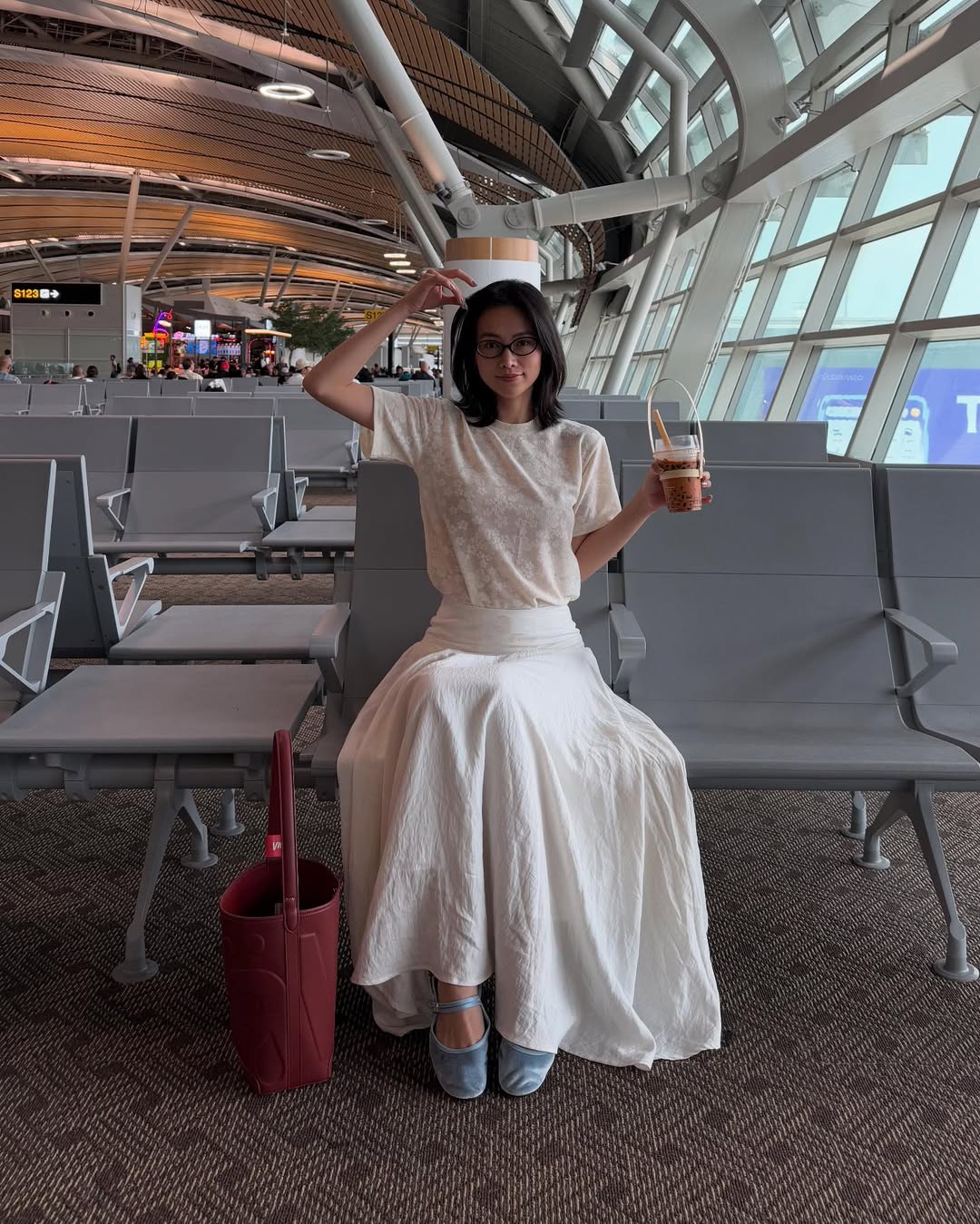Nàng hậu bị nói "không đủ tầm" chỉ mặc đơn giản tới fashion show mà ấn tượng cỡ này- Ảnh 18.