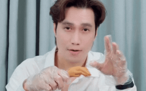Diễn viên Việt Anh khoá MXH, động thái gây chú ý giữa lúc bị nhắc tên vì bán chân gà- Ảnh 1. Diễn viên Việt Anh khoá MXH, động thái gây chú ý giữa lúc bị nhắc tên vì bán chân gà- Ảnh 1.