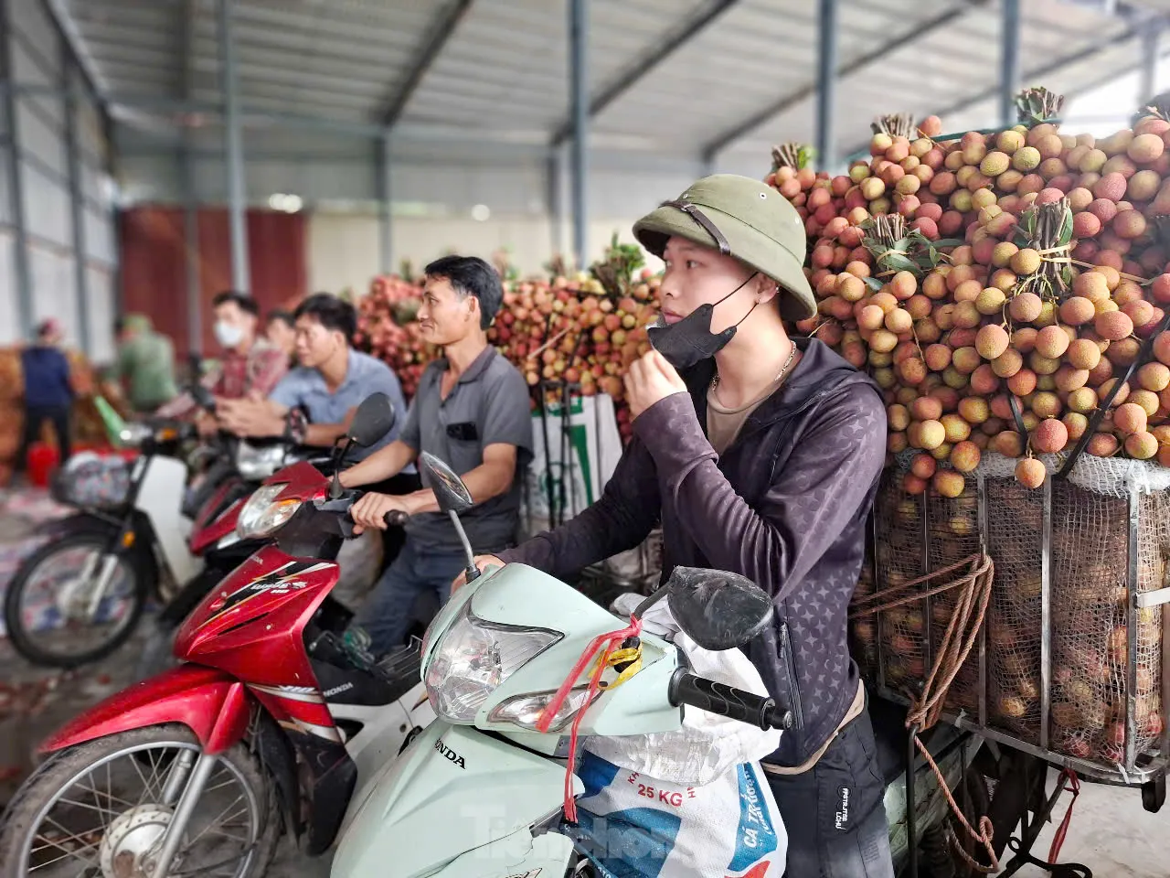 Đi chợ vải thiều Bắc Giang- Ảnh 7.
