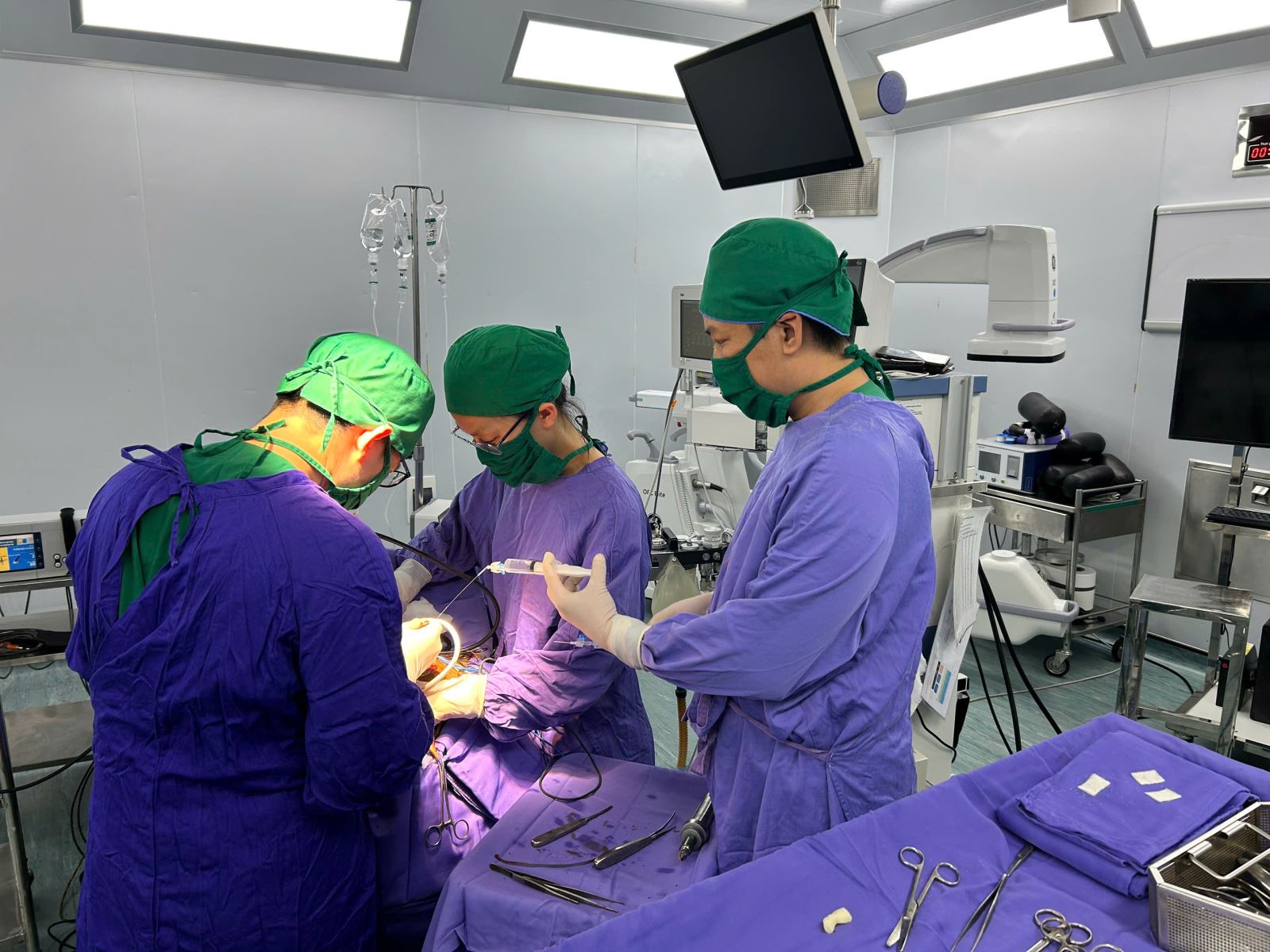 Kinh hãi cô gái 25 tuổi ở Quảng Ninh nhập viện với chiếc kéo sắc nhọn đâm xuyên sọ não- Ảnh 3.