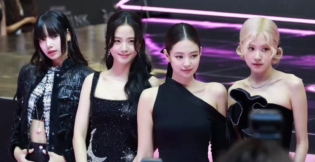 BLACKPINK bị yêu cầu tan rã ngay lập tức, tình hình chưa bao giờ nghiêm trọng đến thế này!- Ảnh 7. BLACKPINK bị yêu cầu tan rã ngay lập tức, tình hình chưa bao giờ nghiêm trọng đến thế này!- Ảnh 7.