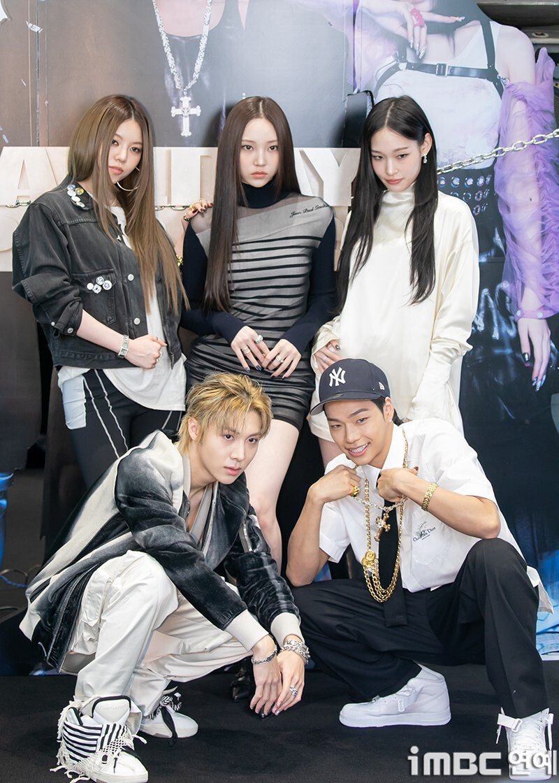 Tiểu thư tài phiệt giúp tân binh “quái vật” thoát kiếp flop, đánh bật cả 2 nhóm kế nhiệm BLACKPINK?- Ảnh 15. Tiểu thư tài phiệt giúp tân binh “quái vật” thoát kiếp flop, đánh bật cả 2 nhóm kế nhiệm BLACKPINK?- Ảnh 15.