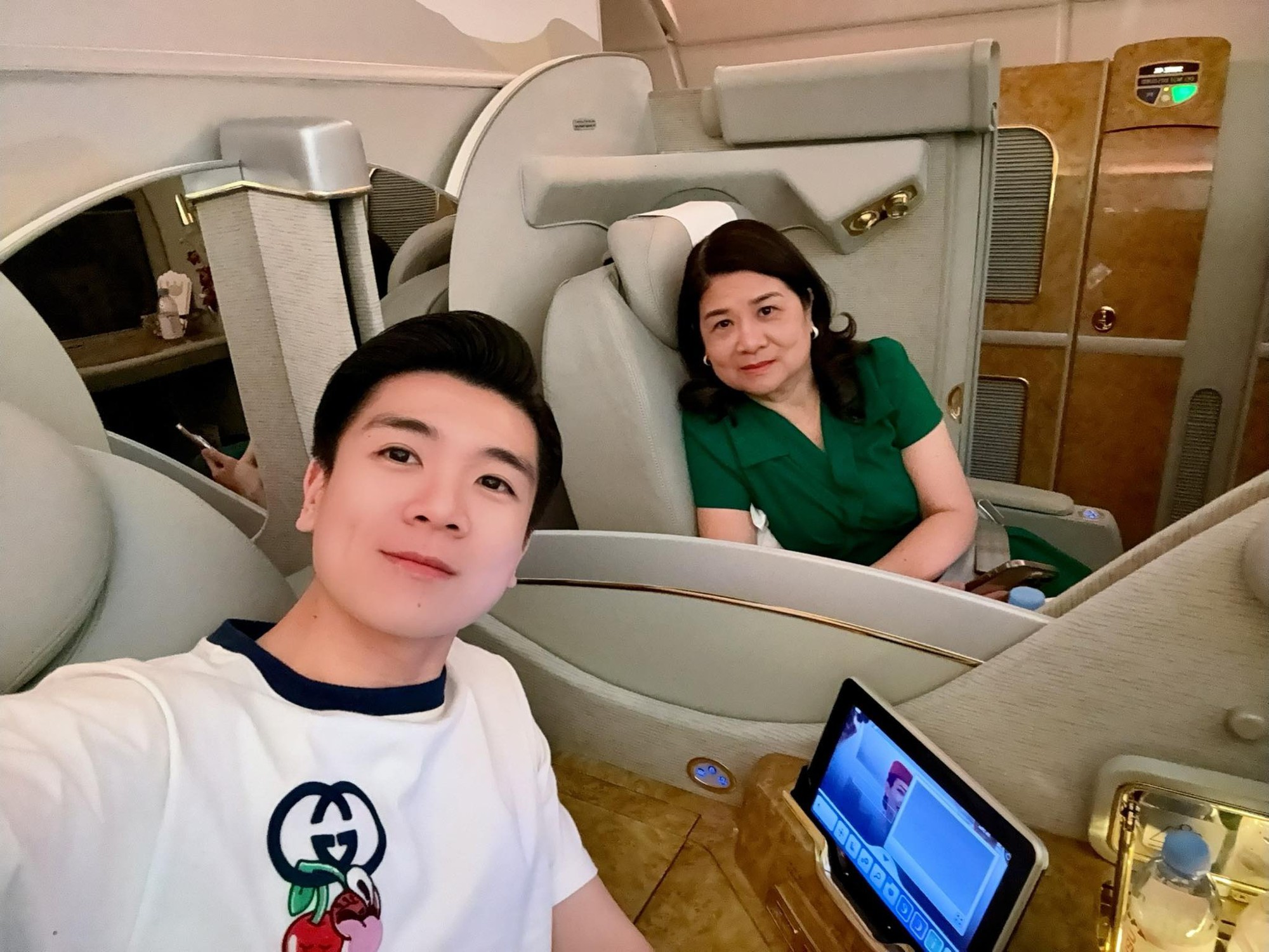 Thiếu gia nhà bầu Hiển tung bộ ảnh “thanh xuân vườn trường” cực điển trai, còn đâu hình ảnh bố 3 con bỉm sữa- Ảnh 3.
