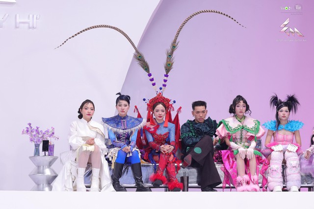 Phương Mỹ Chi và Pháo ôm nhau òa khóc tiết lộ kết quả vòng loại Em Xinh?- Ảnh 2. Phương Mỹ Chi và Pháo ôm nhau òa khóc tiết lộ kết quả vòng loại Em Xinh?- Ảnh 2.