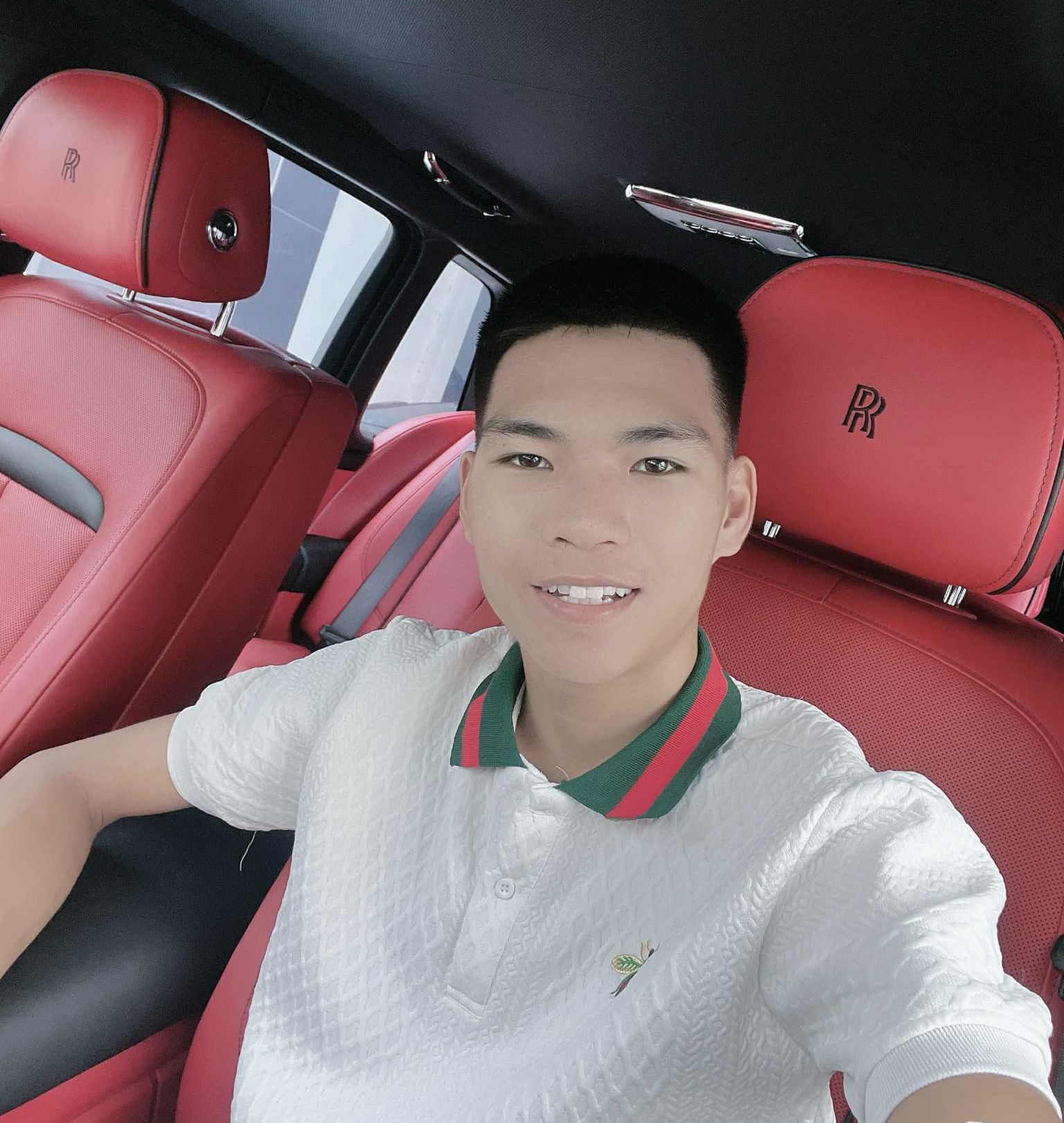 Sự thật chàng trai lái Lamborghini đi tốt nghiệp Đại học ở Hà Nội hút 10 triệu view- Ảnh 3.