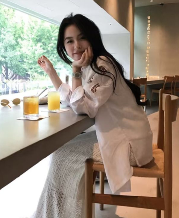 Ngồi cạnh đồng nghiệp "đại gia ngầm" mới hiểu thế n&agrave;o l&agrave; người gi&agrave;u thầm lặng- Ảnh 2.