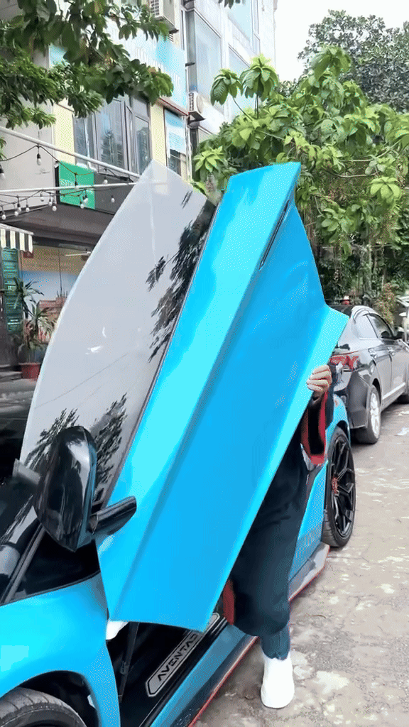 Sự thật chàng trai lái Lamborghini đi tốt nghiệp Đại học ở Hà Nội hút 10 triệu view- Ảnh 2.