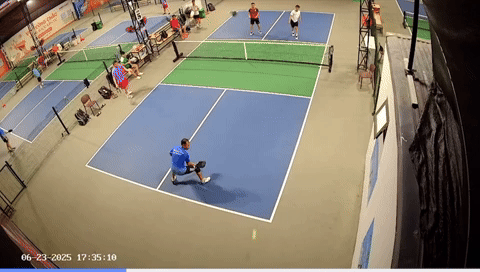 Video Pickleball: Smash khủng khiếp thế này thì ai dám đỡ- Ảnh 1.