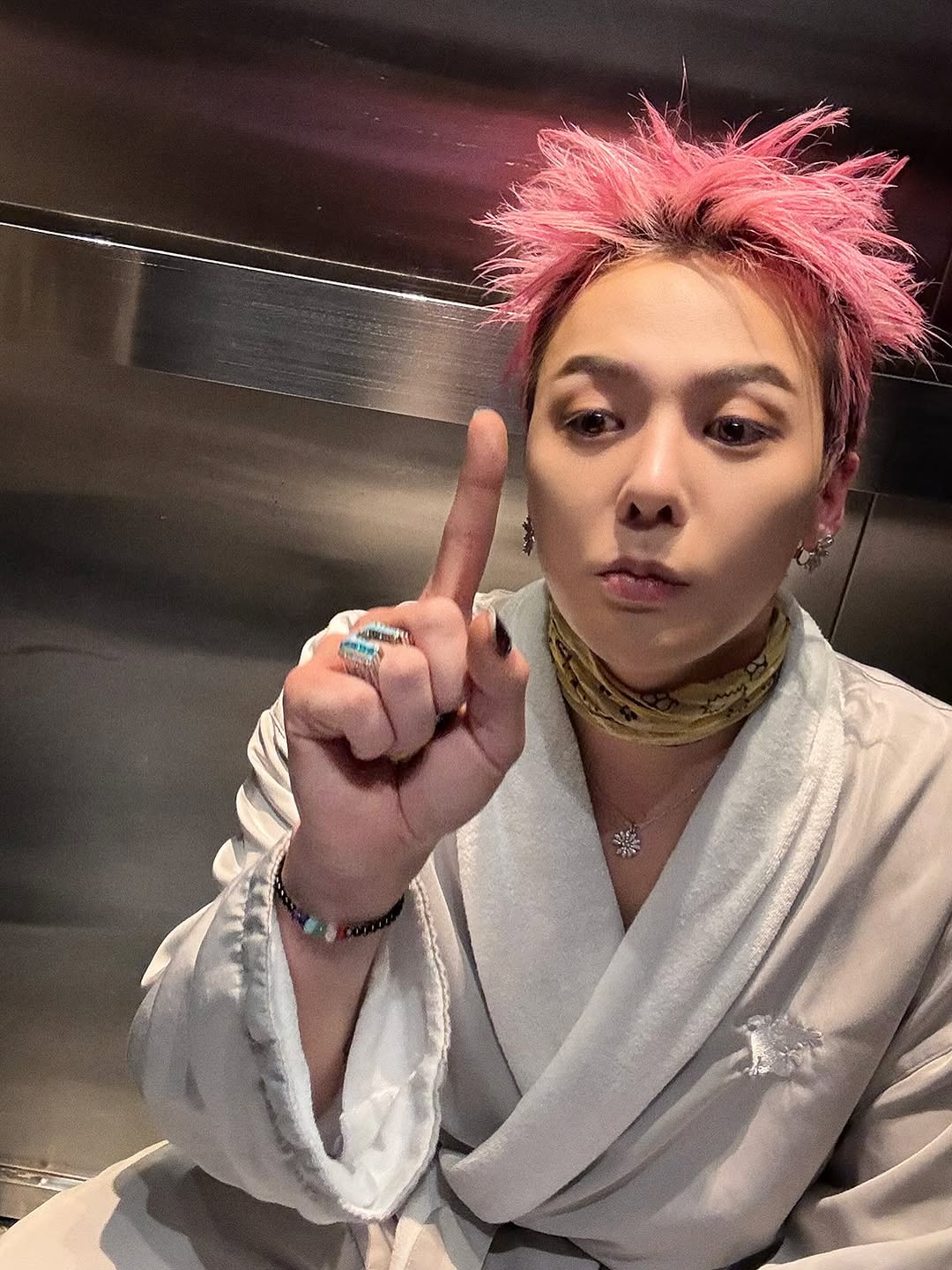 G-Dragon "xả source" tới tấp như ngầm xác nhận concert tháng 11 tại Hà Nội là thật!- Ảnh 12.