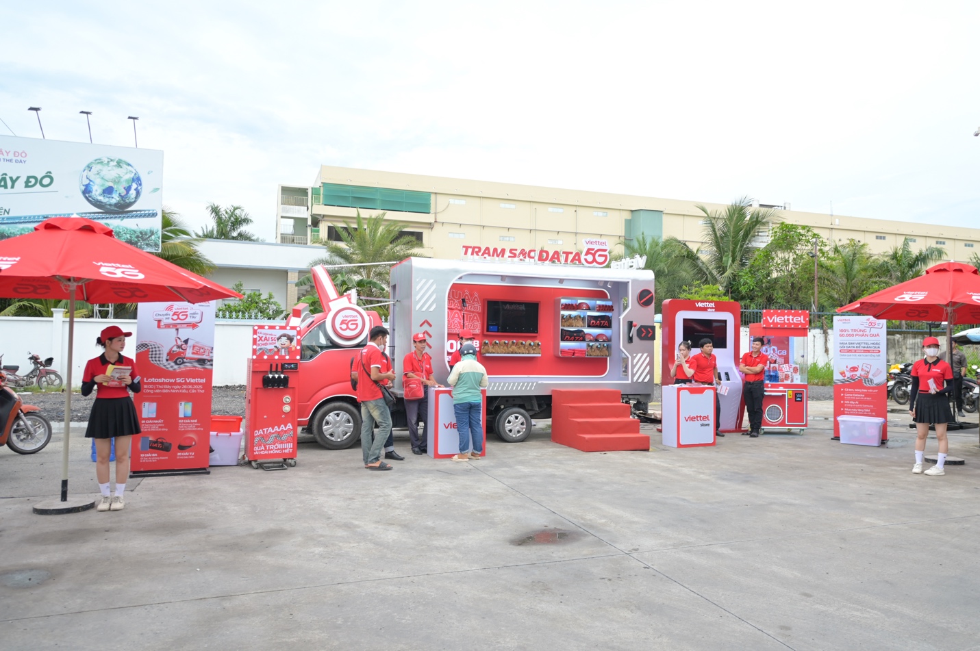 Chuyến xe 5G Viettel: Đưa công nghệ chạm đến từng ngóc ngách miền Tây- Ảnh 1. Chuyến xe 5G Viettel: Đưa công nghệ chạm đến từng ngóc ngách miền Tây- Ảnh 1.