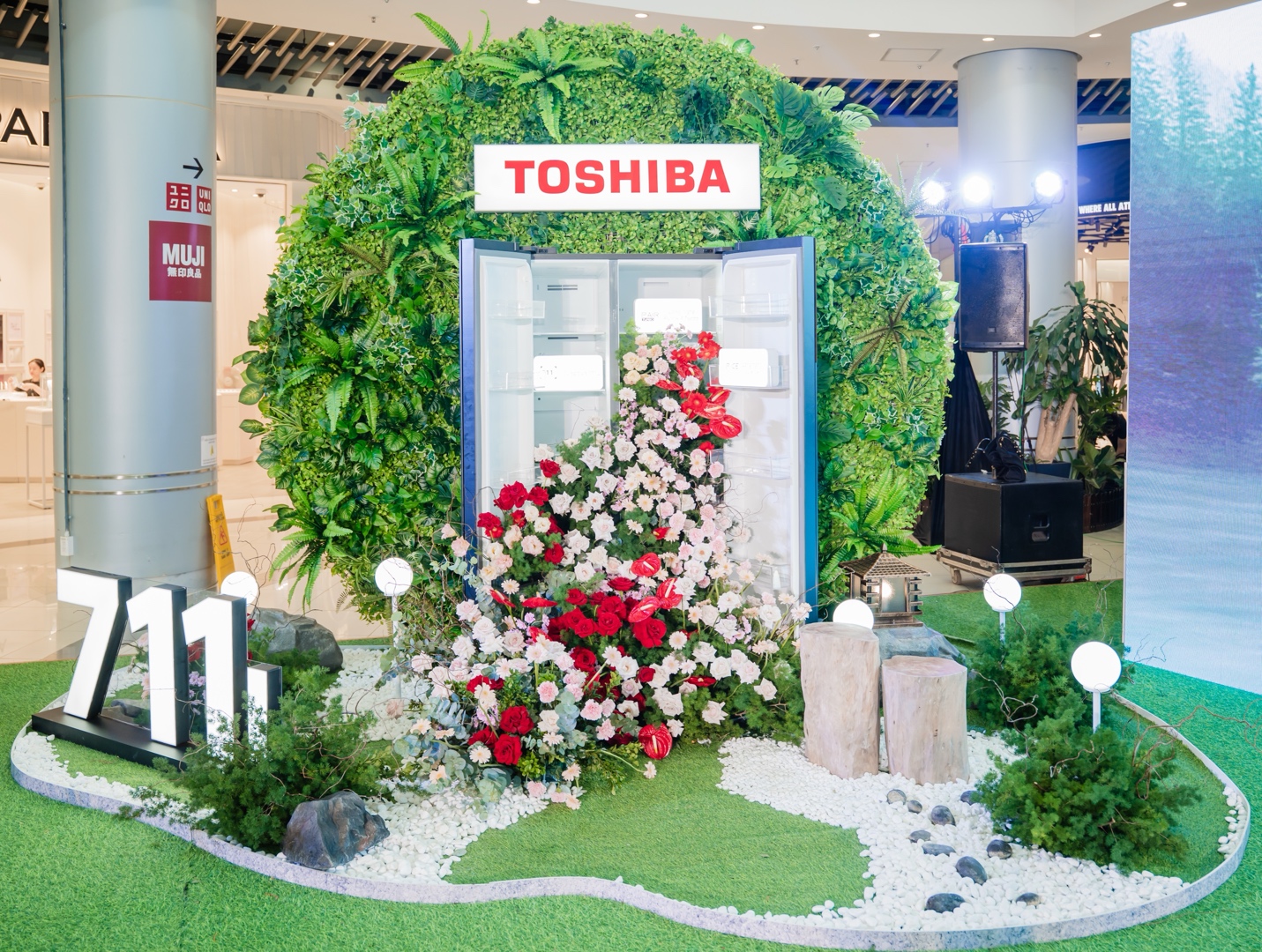 Đổ bộ AEON Mall - khám phá “Vũ trụ hè tươi mát trong siêu tủ lạnh Toshiba NaturePURE 711L”- Ảnh 3. Đổ bộ AEON Mall - khám phá “Vũ trụ hè tươi mát trong siêu tủ lạnh Toshiba NaturePURE 711L”- Ảnh 3.