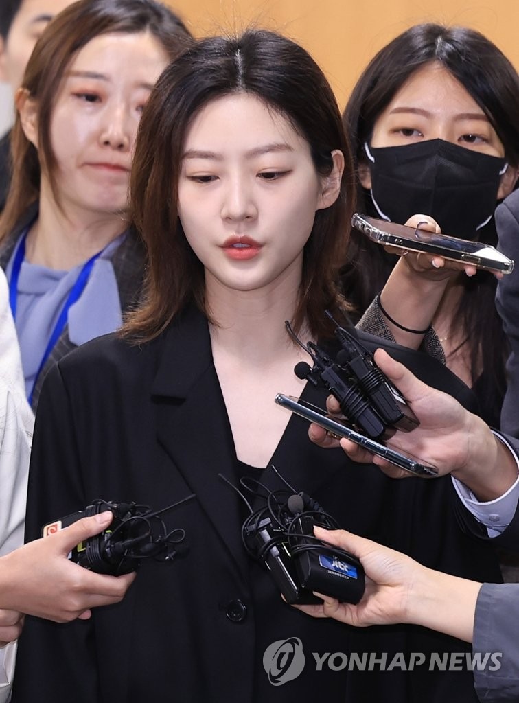 Đời buồn của Kim Sae Ron: 14 tuổi đã phải cho bố vay 9,6 tỷ đồng nhưng mất sạch- Ảnh 2.