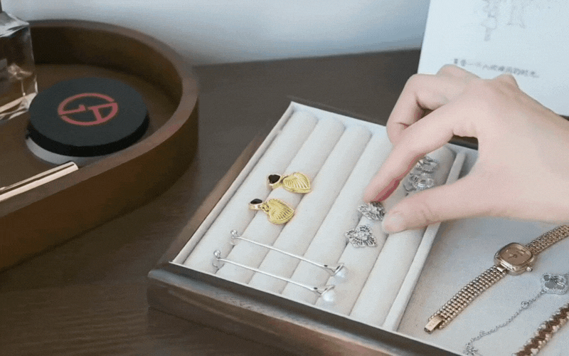 3 kiểu phụ kiện phong thủy nên đeo trong tháng 7 Dương lịch: Đẹp sang lại còn giữ vía, đón may- Ảnh 1.