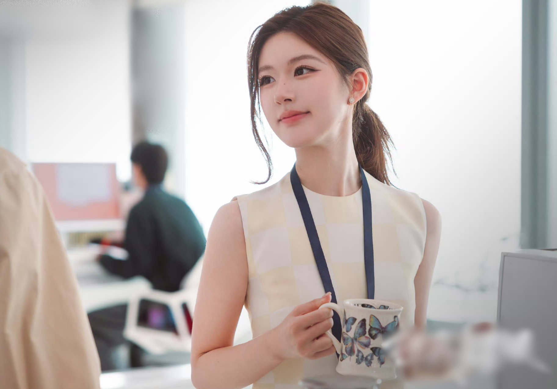Nữ thần ngôn tình đẹp nhất Trung Quốc hiện tại: U30 mà như mới 15, nhìn mặt mộc mới bất ngờ- Ảnh 2. Nữ thần ngôn tình đẹp nhất Trung Quốc hiện tại: U30 mà như mới 15, nhìn mặt mộc mới bất ngờ- Ảnh 2.