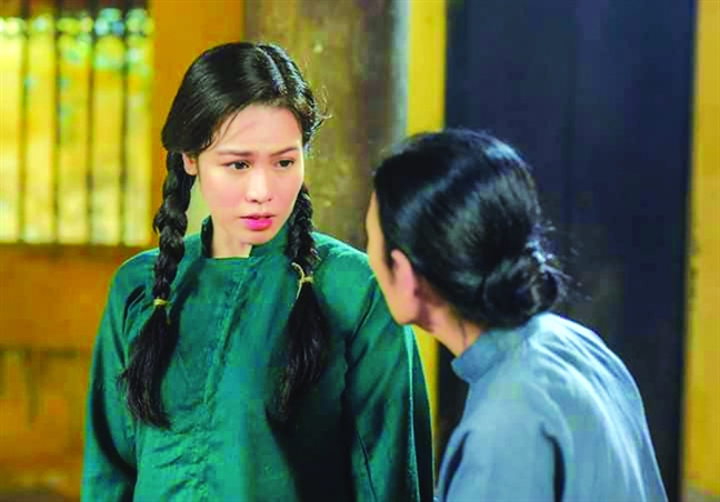 5 mỹ nhân Việt điêu đứng vì quá đẹp: Lan Ngọc lố hết cỡ vẫn không xấu nổi, số 1 bị chê là đúng- Ảnh 5. 5 mỹ nhân Việt điêu đứng vì quá đẹp: Lan Ngọc lố hết cỡ vẫn không xấu nổi, số 1 bị chê là đúng- Ảnh 5.