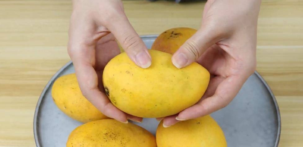 Mua xoài cứ dùng 5 mẹo này: Bách phát bách trúng, quả nào cũng ngọt như mía lùi- Ảnh 4.