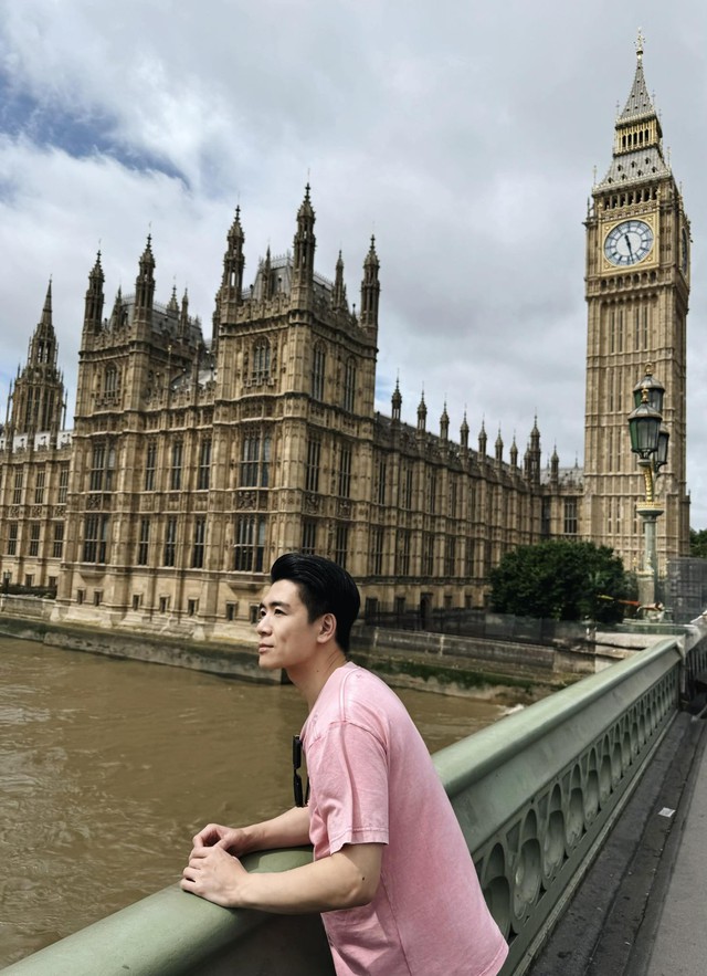 Hai thiếu gia nghìn tỷ nhà bầu Hiển cùng Đỗ Mỹ Linh du hí Anh: Khi du học còn non xanh, trở lại là bố bỉm!- Ảnh 2.