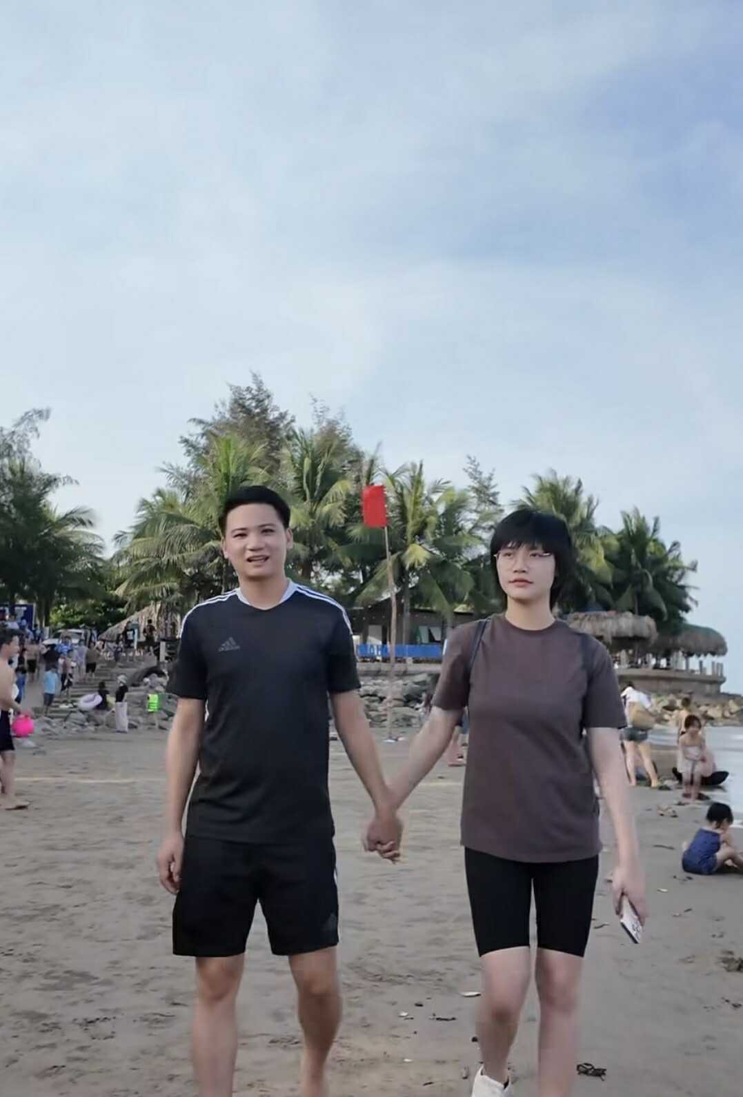 Người chồng chăm vợ bị bệnh não kể giọt nước tràn ly khiến anh phải rời đi, tiết lộ phản ứng của bà xã- Ảnh 1. Người chồng chăm vợ bị bệnh não kể giọt nước tràn ly khiến anh phải rời đi, tiết lộ phản ứng của bà xã- Ảnh 1.