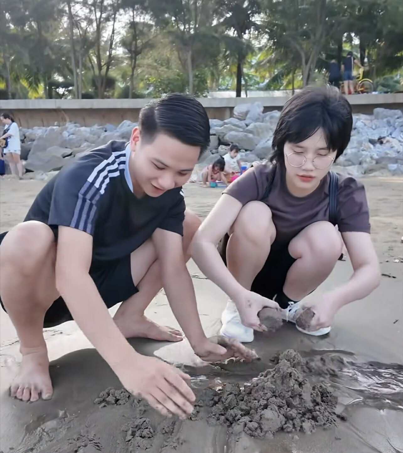 Người chồng chăm vợ bị bệnh não kể giọt nước tràn ly khiến anh phải rời đi, tiết lộ phản ứng của bà xã- Ảnh 2. Người chồng chăm vợ bị bệnh não kể giọt nước tràn ly khiến anh phải rời đi, tiết lộ phản ứng của bà xã- Ảnh 2.