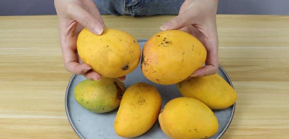Mua xoài cứ dùng 5 mẹo này: Bách phát bách trúng, quả nào cũng ngọt như mía lùi- Ảnh 3.