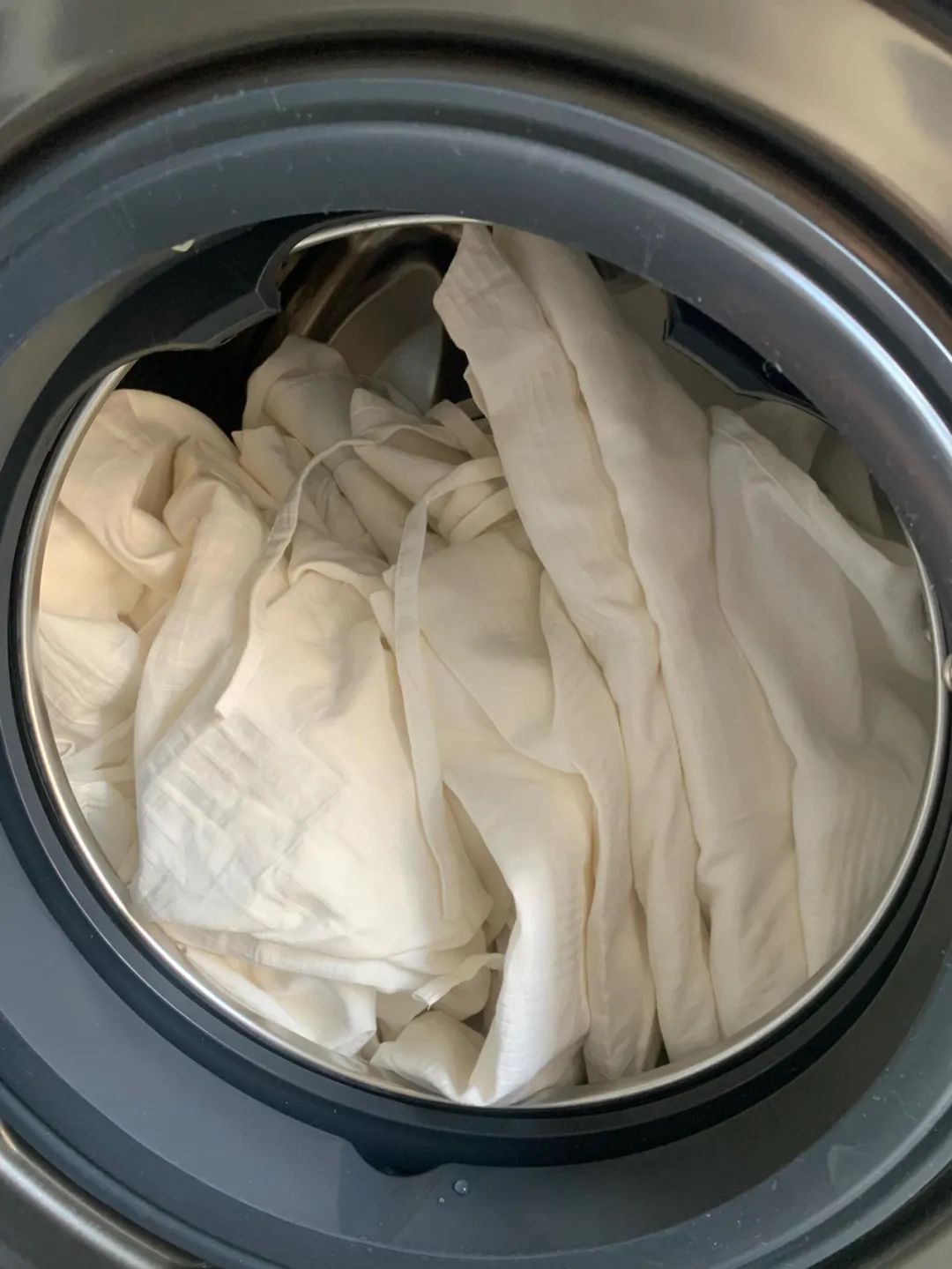 7 lỗi sai khi dùng máy giặt: Càng giặt quần áo càng bẩn, bốc mùi hôi- Ảnh 5.