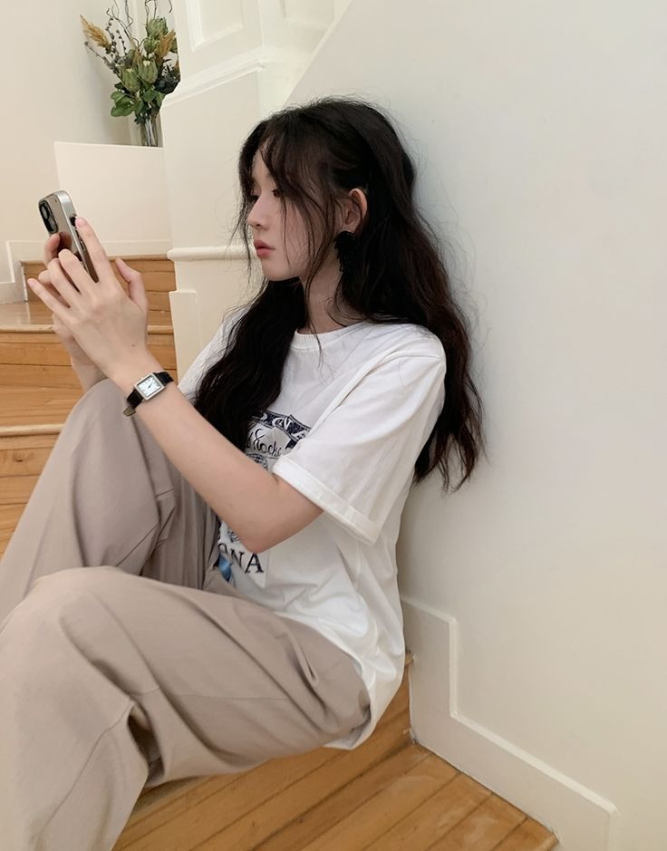 Lương 5 triệu nhưng tiêu xài như tiểu thư Paris: Ở chung trọ nữa thì "gánh" đủ- Ảnh 1.
