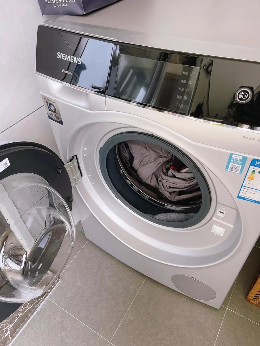 7 lỗi sai khi dùng máy giặt: Càng giặt quần áo càng bẩn, bốc mùi hôi- Ảnh 4.