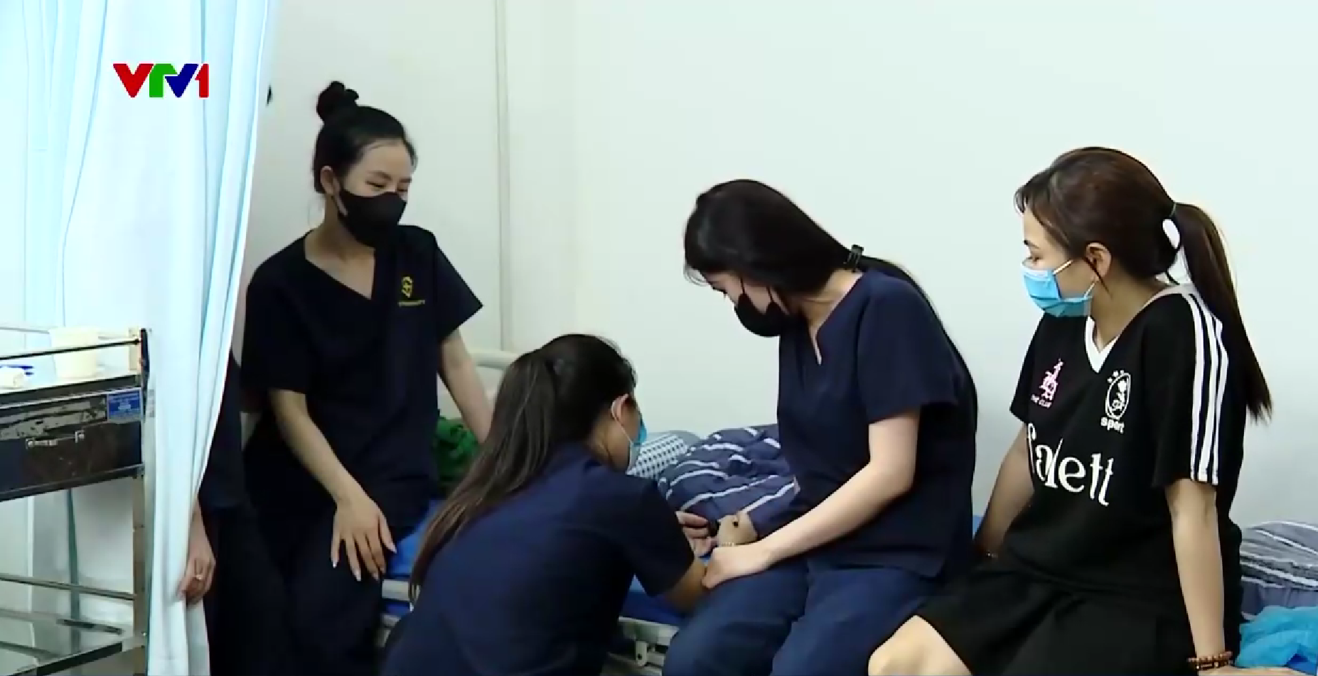 Hà Nội: Phát hiện cơ sở thẩm mỹ trái phép hút mỡ cho hàng trăm người- Ảnh 6.