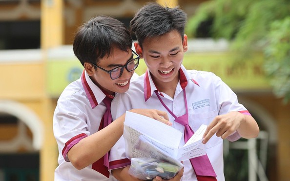 2025 - năm của kỳ thi tốt nghiệp THPT đặc biệt nhất lịch sử- Ảnh 3.