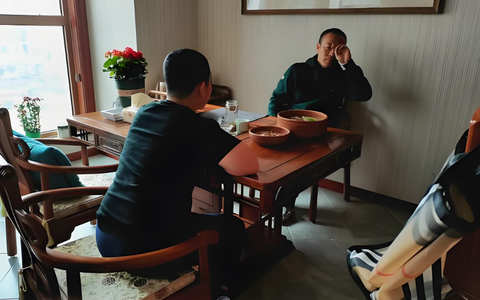 Chia tài sản xong thì bố chồng tôi biến mất, không ngờ dấu vết ông để lại khiến chúng tôi đổi đời còn anh chồng giàu có nhục nhã không ngẩng mặt lên nổi- Ảnh 1.