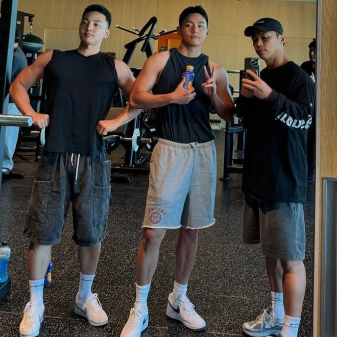 Mỹ nam đẹp nhất thế giới mỗi ngày dậy từ 5h sáng vào phòng gym, kết quả sau 18 tháng khiến ai cũng phải 