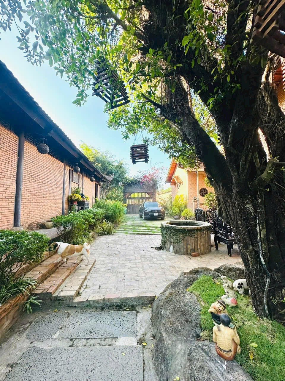 Bên trong biệt phủ 100 tỷ, rộng 16.000 m2 của Hoàng Mập: Giường ngủ 2,3 tỷ, hồ cá 4.000 đô một con- Ảnh 9.