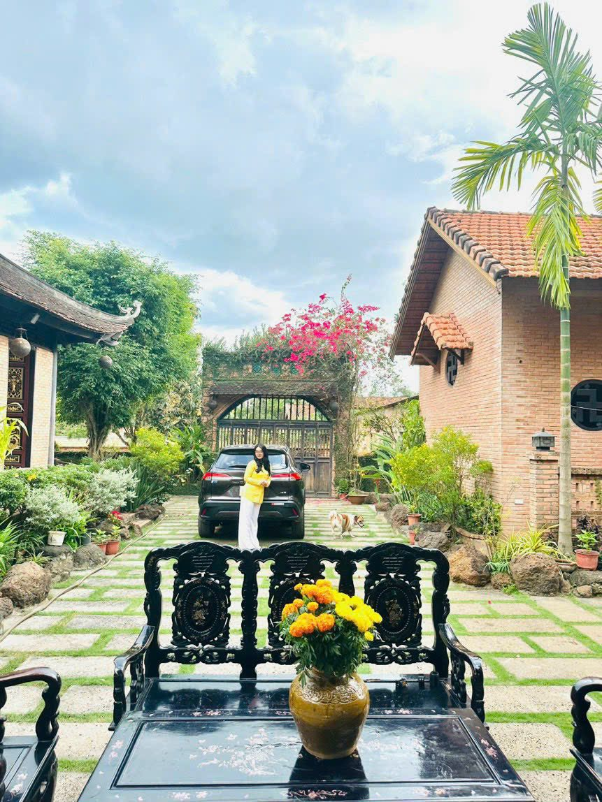 Bên trong biệt phủ 100 tỷ, rộng 16.000 m2 của Hoàng Mập: Giường ngủ 2,3 tỷ, hồ cá 4.000 đô một con- Ảnh 8.