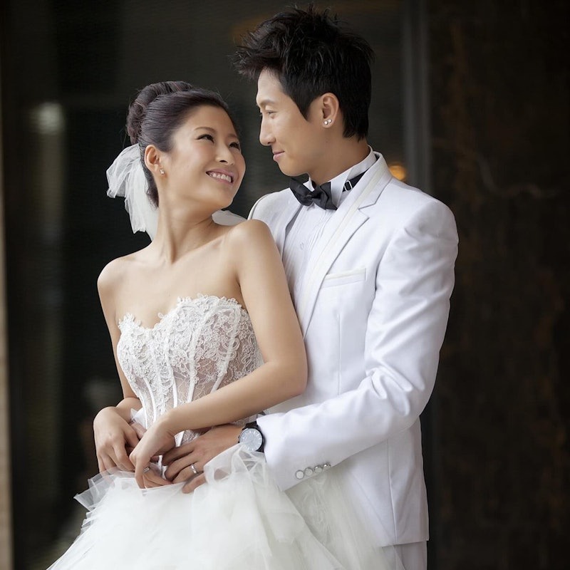 Á hậu đình đám lộ ảnh cặp kè 3 người đàn ông sau lưng chồng là con trai của 